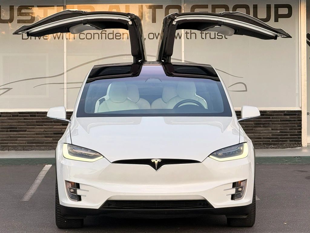 tesla model x 2019 5YJXCBE28KF196396 image tesla model x 2019 5YJXCBE28KF196396 image